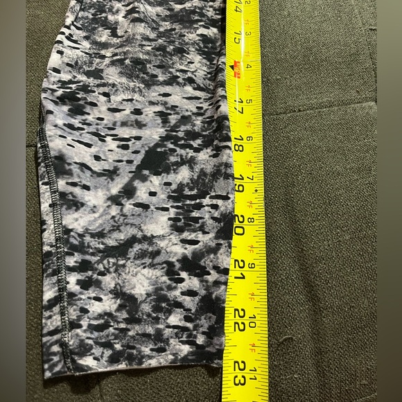 Lululemon leggings size 2 - Picture 5 of 7